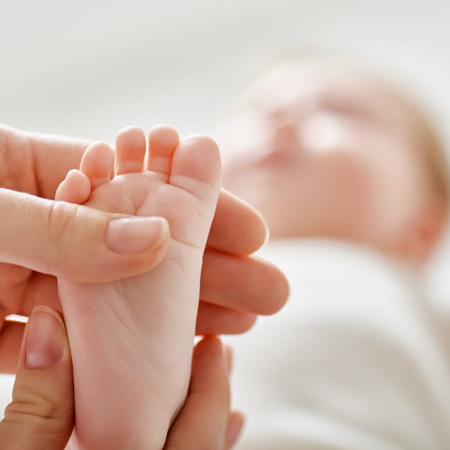 Chodzenie na palcach – objawy, przyczyny, konsekwencje, rehabilitacja